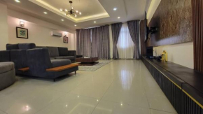 3 bedroom Luxury waterfront apartment